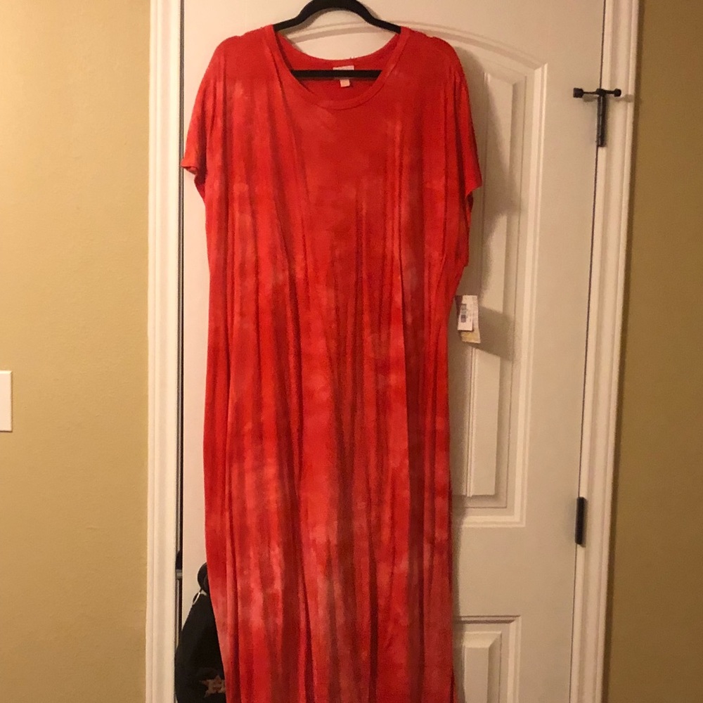 *BNWT* Red Acidwash 3xl LuLaRoe Maria
